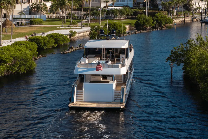 Slide: The Image of Ocean Alexander 30R 2025 - 2