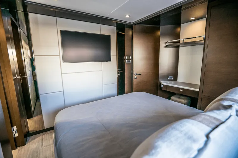 Slide: The Image of Ocean Alexander 30R 2025 - 29