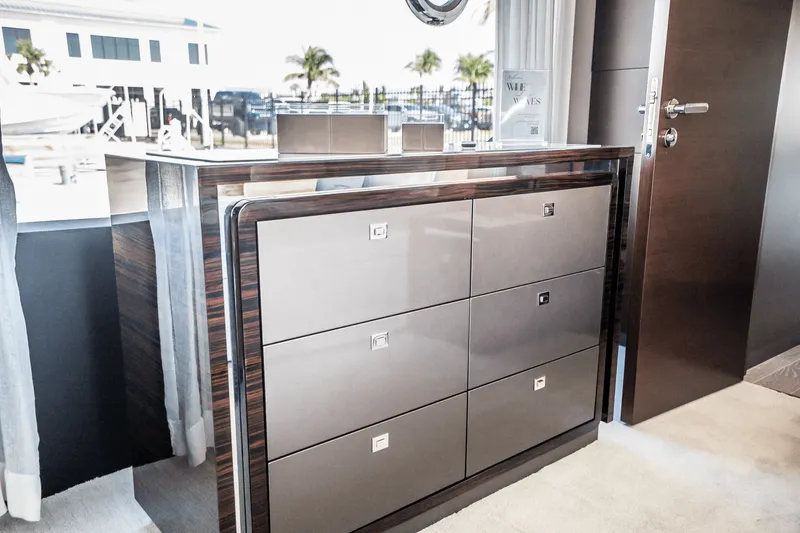 Slide: The Image of Ocean Alexander 30R 2025 - 47