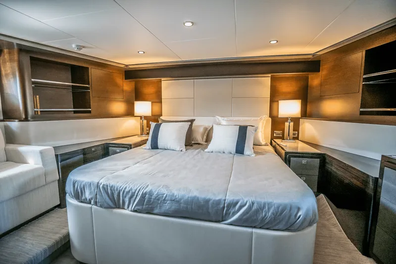 Slide: The Image of Ocean Alexander 30R 2025 - 55