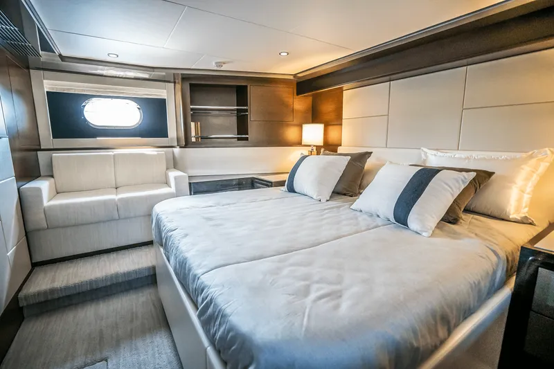 Slide: The Image of Ocean Alexander 30R 2025 - 56