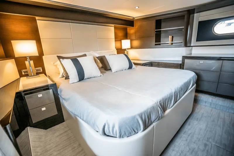 Slide: The Image of Ocean Alexander 30R 2025 - 58