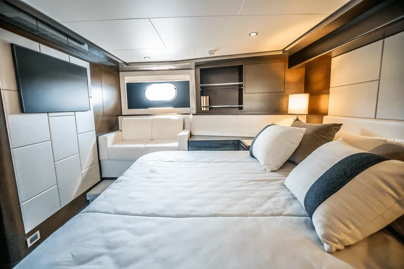 Slide: The Image of Ocean Alexander 30R 2025 - 60