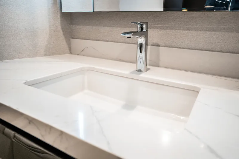 Slide: The Image of Ocean Alexander 30R 2025 - 69