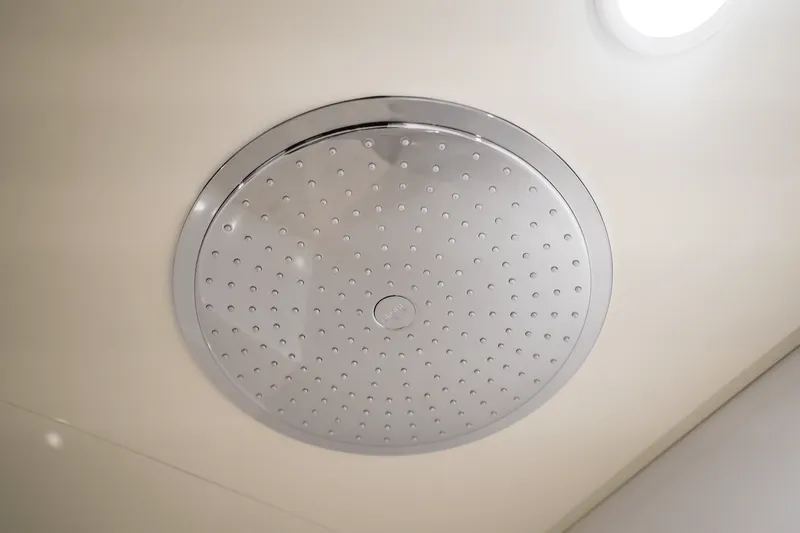 Slide: The Image of Ocean Alexander 30R 2025 - 70