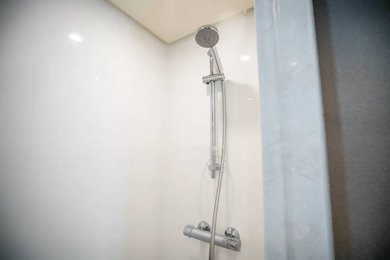 Slide: The Image of Ocean Alexander 30R 2025 - 75