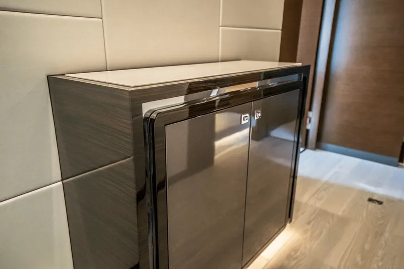 Slide: The Image of Ocean Alexander 30R 2025 - 78