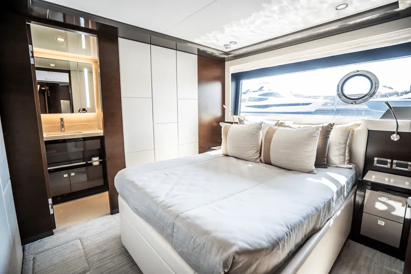 Slide: The Image of Ocean Alexander 30R 2025 - 79