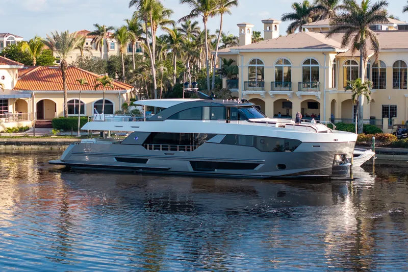 Slide: The Image of Ocean Alexander 30R 2025 - 8