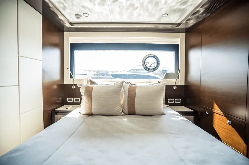 Slide: The Image of Ocean Alexander 30R 2025 - 80