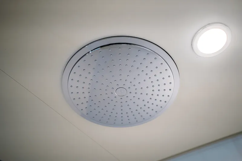 Slide: The Image of Ocean Alexander 30R 2025 - 85