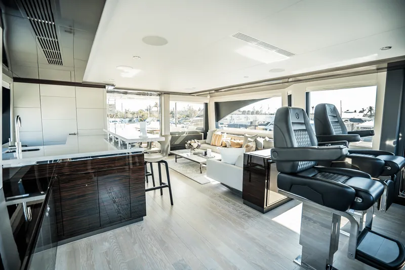 Slide: The Image of Ocean Alexander 30R 2025 - 89