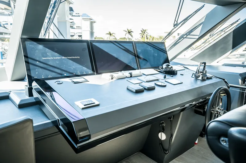 Slide: The Image of Ocean Alexander 30R 2025 - 91