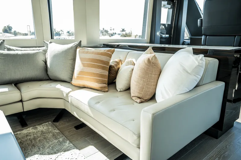 Slide: The Image of Ocean Alexander 30R 2025 - 97