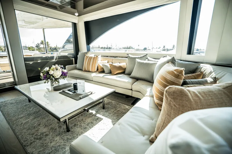 Slide: The Image of Ocean Alexander 30R 2025 - 98