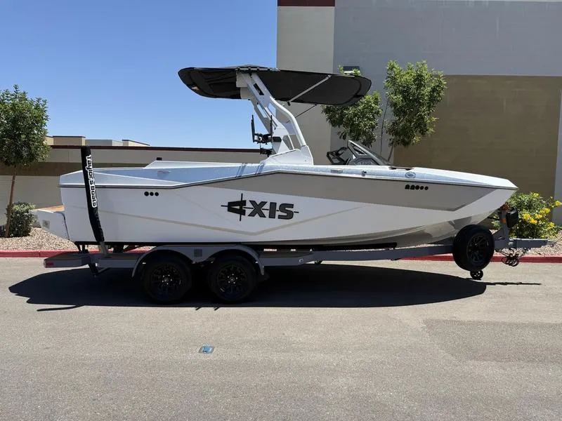 The Image of Axis Wake Research T220 2026 - 0