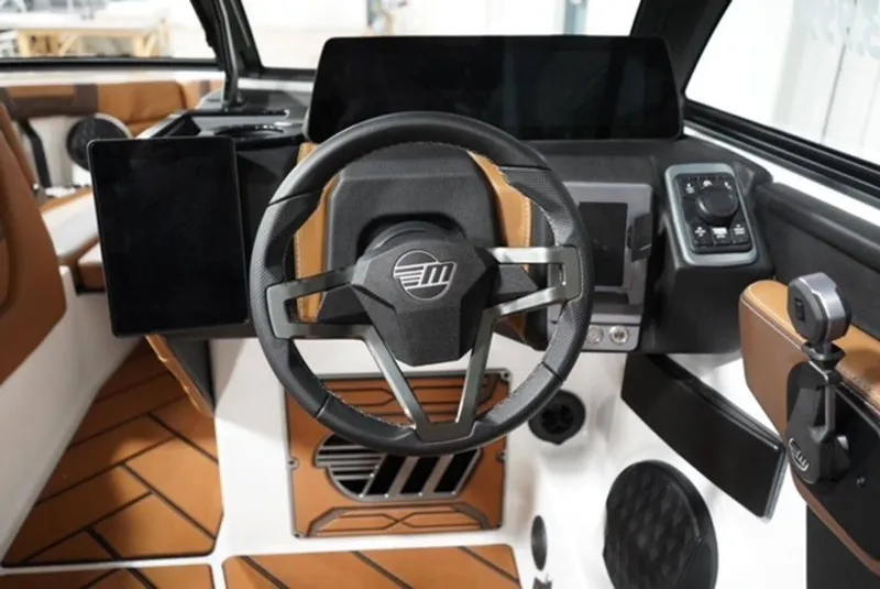 Slide: The Image of Malibu Boats 26 LSV 2026 - 21