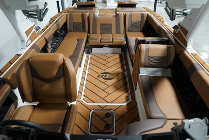 Slide: The Image of Malibu Boats 26 LSV 2026 - 27