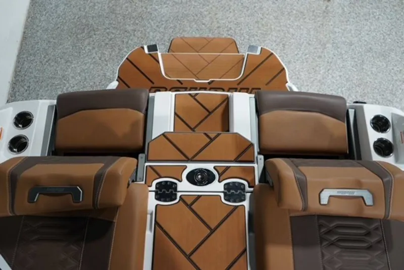 Slide: The Image of Malibu Boats 26 LSV 2026 - 28