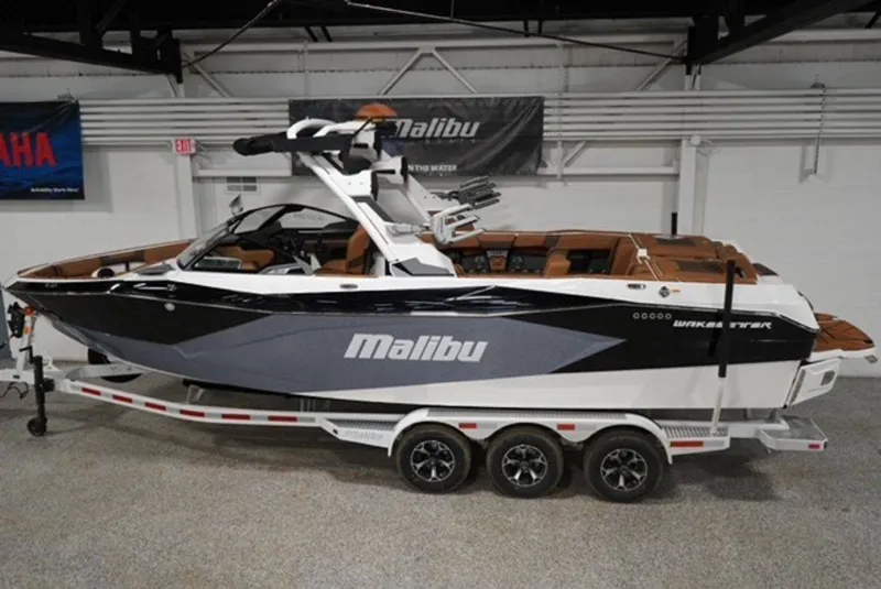 The Image of Malibu Boats 26 LSV 2026 - 0