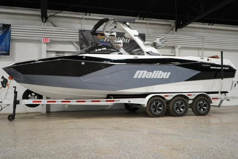 Slide: The Image of Malibu Boats 26 LSV 2026 - 2