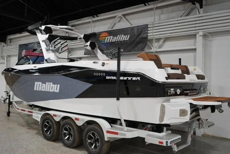 Slide: The Image of Malibu Boats 26 LSV 2026 - 1