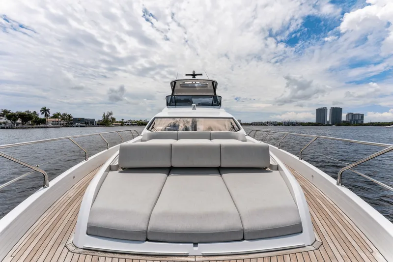 Slide: The Image of Azimut 68 FLY 2023 - 50