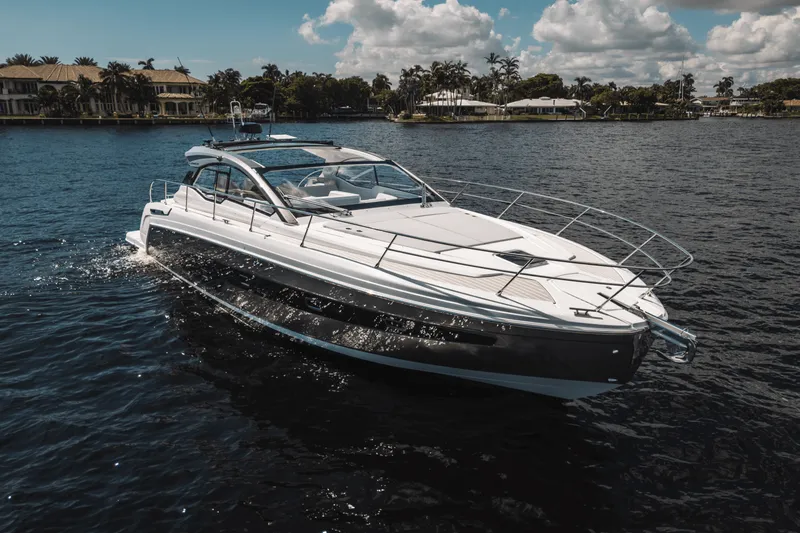 Slide: The Image of Azimut ATLANTIS 45 2025 - 5