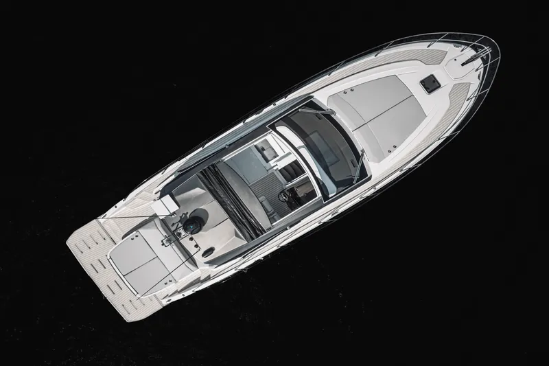 Slide: The Image of Azimut ATLANTIS 45 2025 - 6