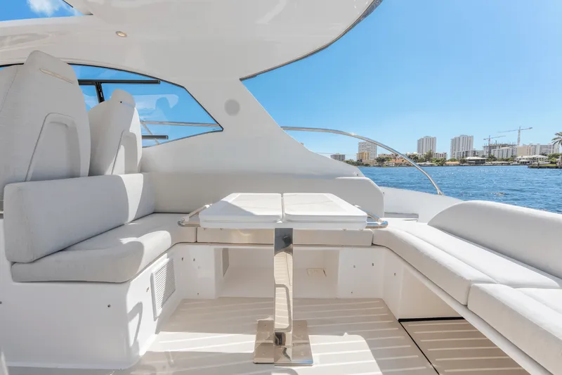 Slide: The Image of Azimut ATLANTIS 45 2025 - 9