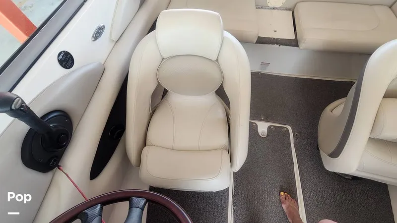 Slide: The Image of Captain's Chair - 13246353
