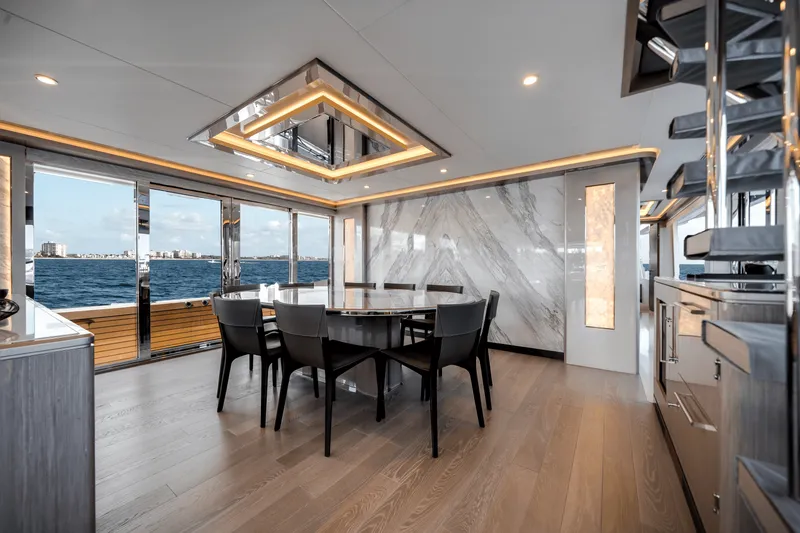 Slide: The Image of Ocean Alexander 37L 2025 - 14