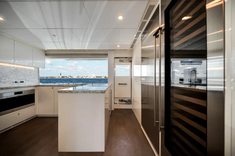 Slide: The Image of Ocean Alexander 37L 2025 - 18