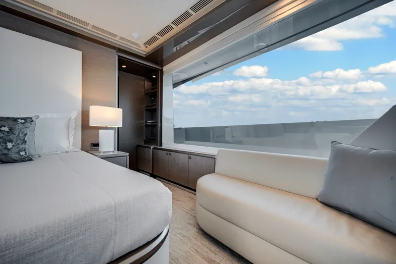 Slide: The Image of Ocean Alexander 37L 2025 - 23