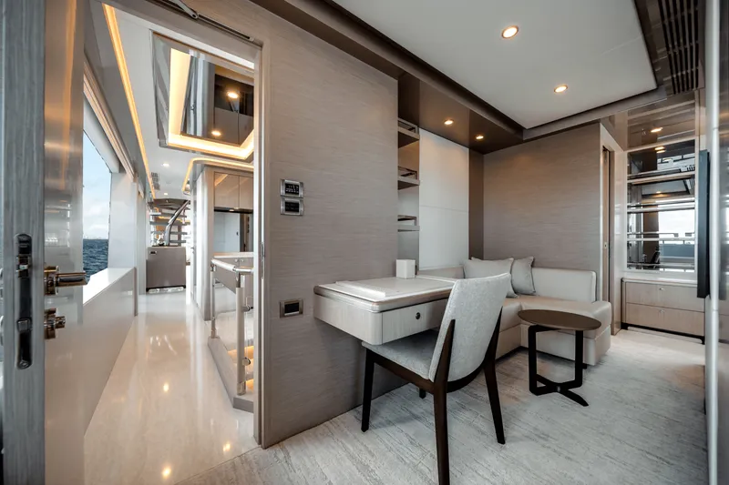 Slide: The Image of Ocean Alexander 37L 2025 - 25