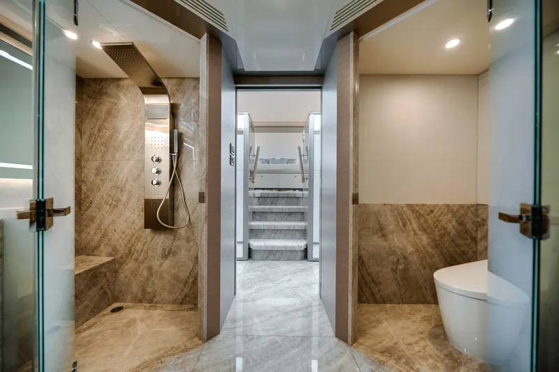 Slide: The Image of Ocean Alexander 37L 2025 - 31