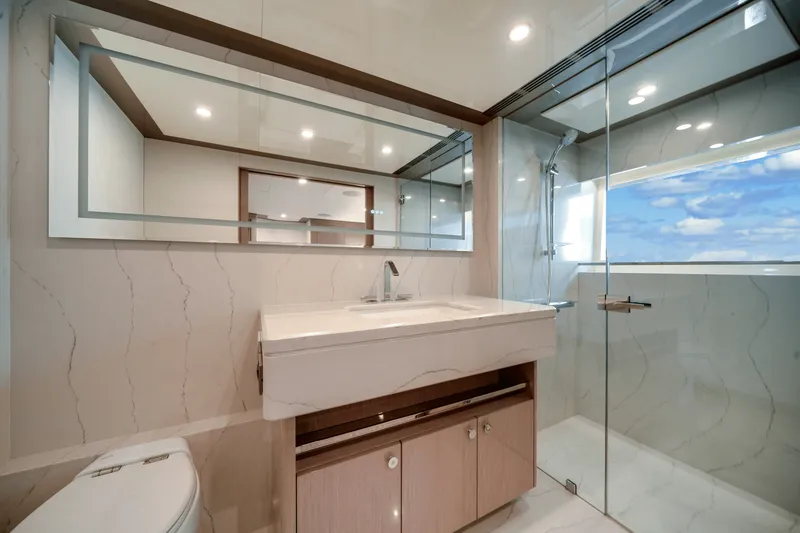 Slide: The Image of Ocean Alexander 37L 2025 - 51