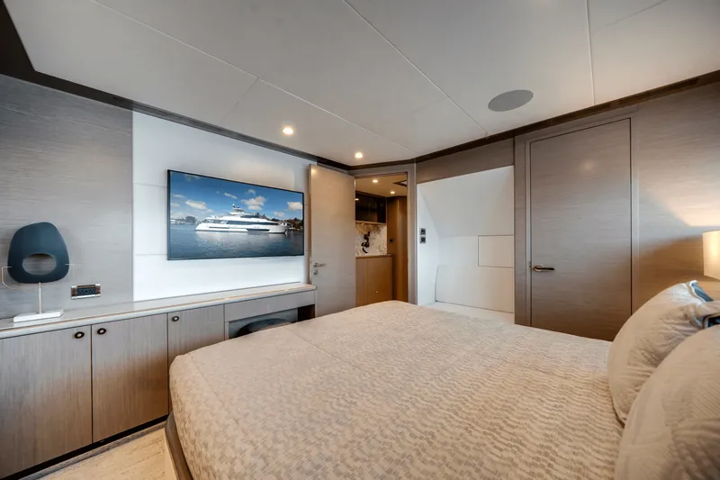 Slide: The Image of Ocean Alexander 37L 2025 - 54