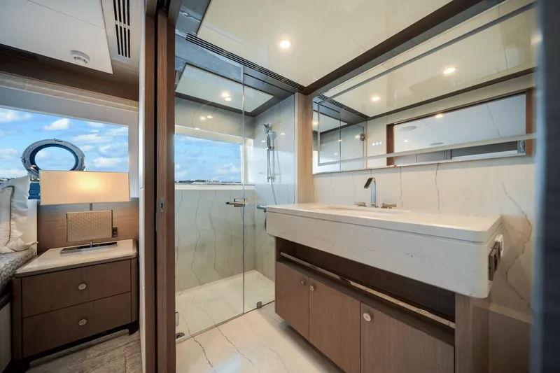 Slide: The Image of Ocean Alexander 37L 2025 - 55