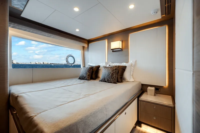 Slide: The Image of Ocean Alexander 37L 2025 - 57