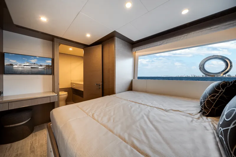 Slide: The Image of Ocean Alexander 37L 2025 - 58