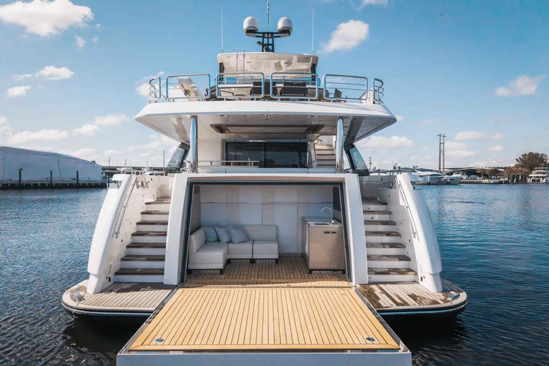 Slide: The Image of Ocean Alexander 37L 2025 - 6