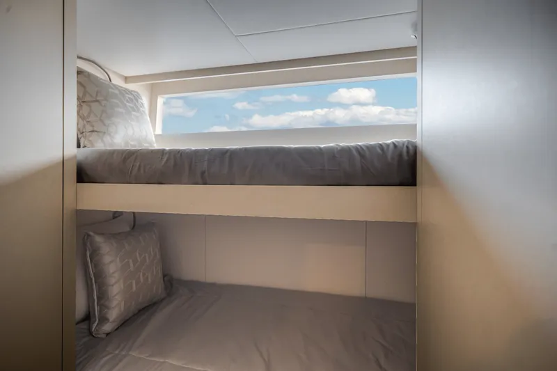 Slide: The Image of Ocean Alexander 37L 2025 - 66