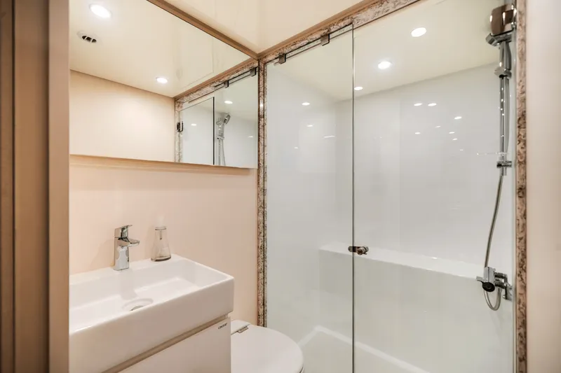 Slide: The Image of Ocean Alexander 37L 2025 - 67