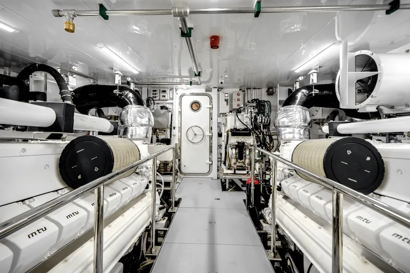 Slide: The Image of Ocean Alexander 37L 2025 - 70