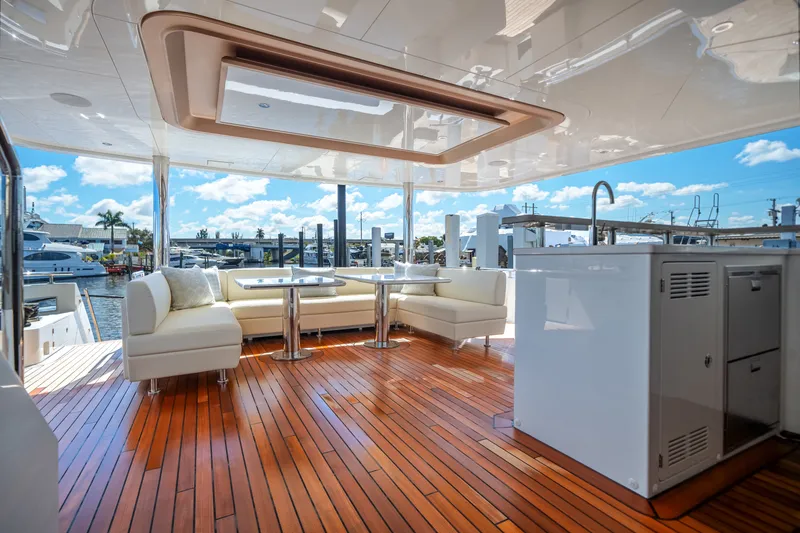 Slide: The Image of Ocean Alexander 37L 2025 - 9