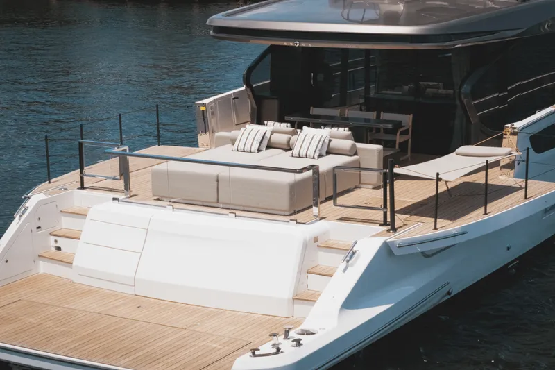 Slide: The Image of Azimut Seadeck 7 2025 - 10