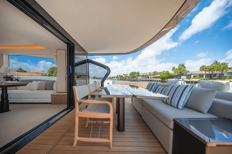 Slide: The Image of Azimut Seadeck 7 2025 - 14