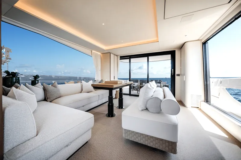 Slide: The Image of Azimut Seadeck 7 2025 - 21