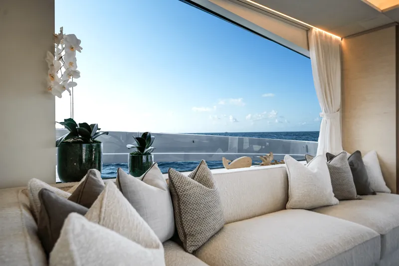 Slide: The Image of Azimut Seadeck 7 2025 - 23